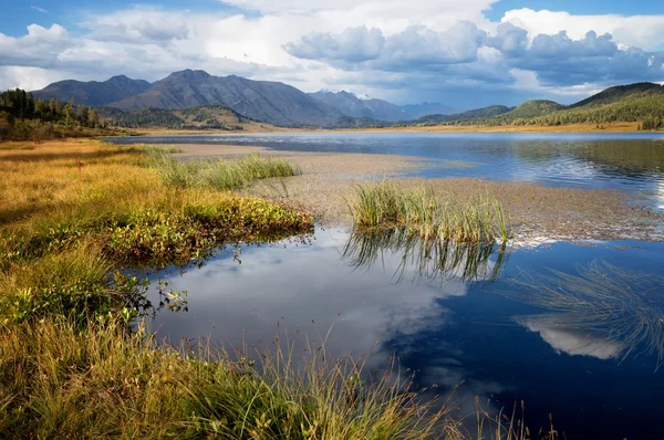 Lago Small Yazevoe, Altai, Kazajstán — Foto de Stock