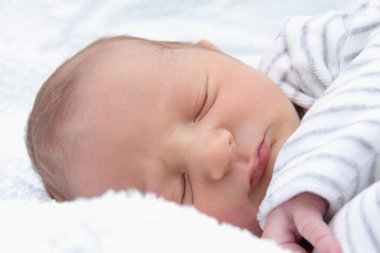 güzel uyuyan bebek