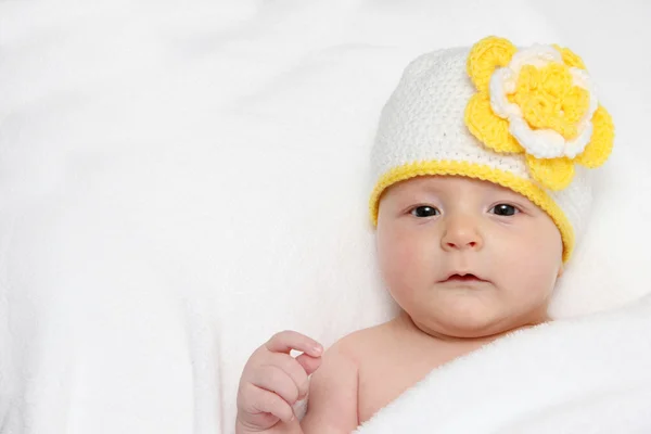 Baby blik in de camera — Stockfoto