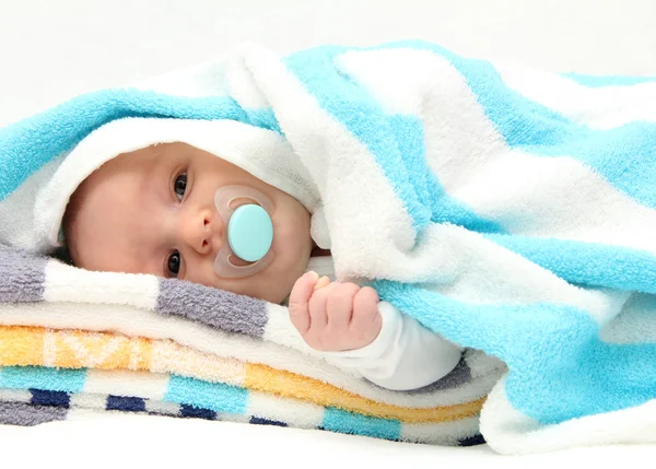 Bambino con ciuccio — Foto Stock