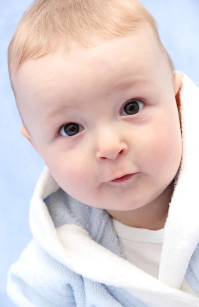 Beautiful baby after bath look at the camera — Stock Photo, Image