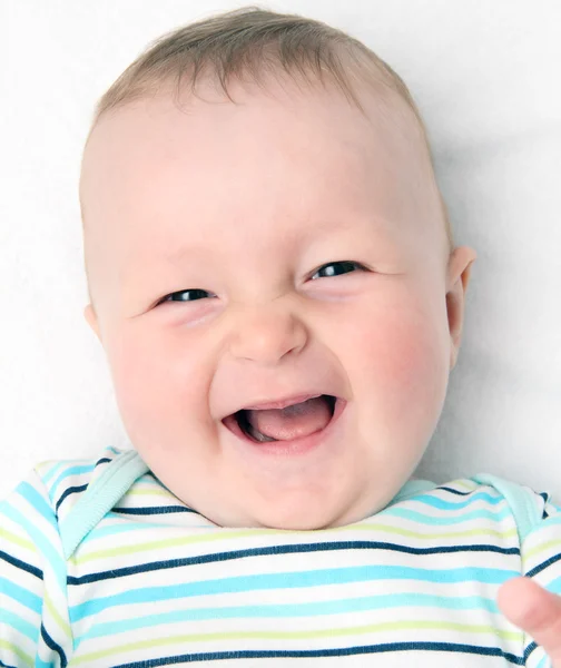 Baby auf dem Rücken — Stockfoto