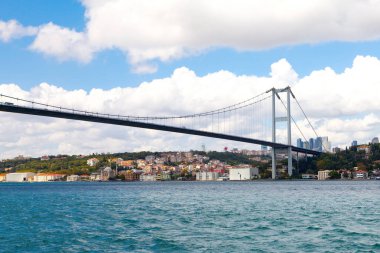 İstanbul 'daki Boğaz Köprüsü' nün Güzel Fotoğrafı