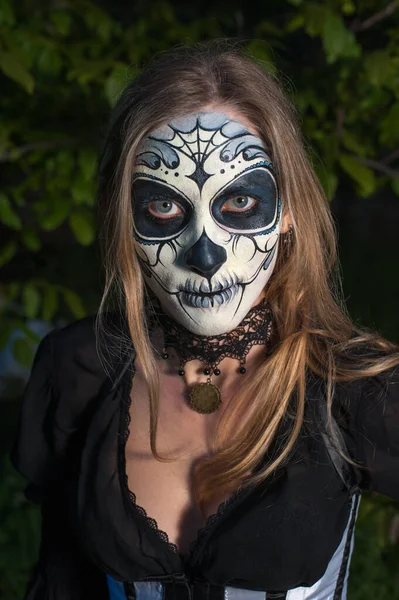 Gotycka Dziewczyna Ost Osoba Masce Karnawałowej Meksykańska Maska Śmierci — Zdjęcie stockowe