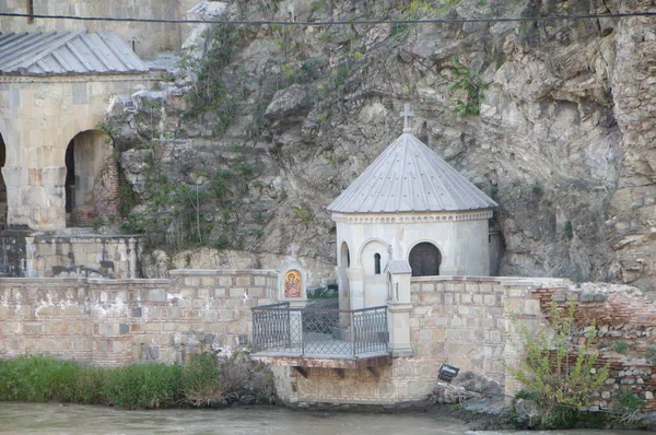 Kura River Tbilisi Rock Religious Building — Zdjęcie stockowe
