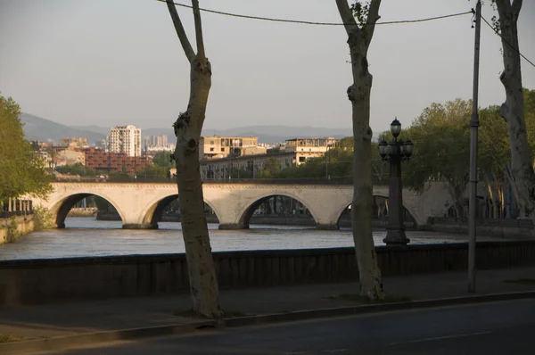 Ponte Cidade Pedra Através Rio — Fotografia de Stock