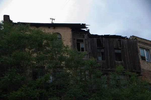 Old House Steep High Cliff — Stock Photo, Image