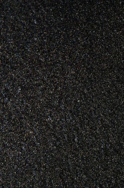 Черный Вулканический Магнитный Песок Берегу Моря Фоновая Текстура Пляжа Волнами — стоковое фото