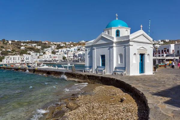 Puerto de Mikonos Ciudad e iglesia, isla de Mykonos — Foto de Stock