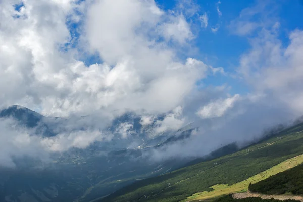 Montagna di Rila, Yastrebets, Vista verso Markudzhitsite e Musala picco — Foto Stock