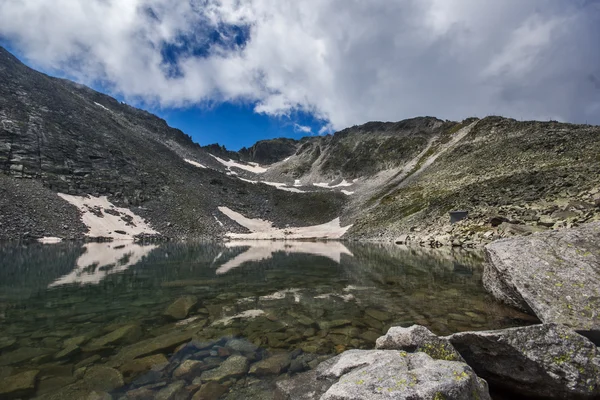 Гори Ріла, ledenoto (ice), озеро та Мусала пік — стокове фото