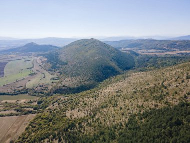 Bulgaristan 'ın Pernik bölgesindeki Lyubash Dağı' nın İnanılmaz Sonbahar Manzarası