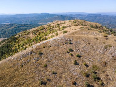 Bulgaristan 'ın Pernik bölgesindeki Lyubash Dağı' nın İnanılmaz Sonbahar Manzarası