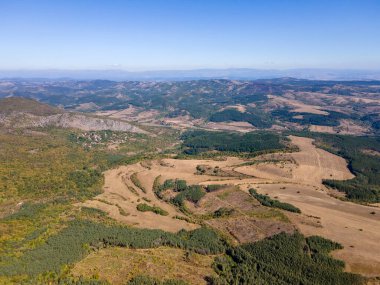 Strazha Dağı, Pernik Bölgesi, Bulgaristan 'ın İnanılmaz Sonbahar Manzarası