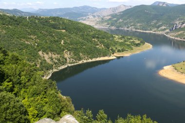 Bulgaristan 'ın Arda Nehri kıvrımlı ve Kardzhali Barajı' nın inanılmaz manzarası