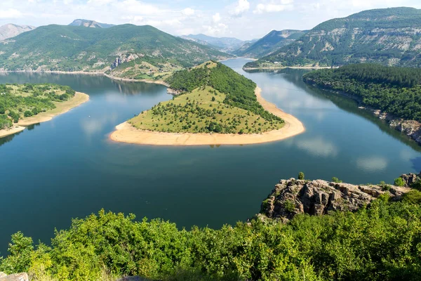Bulgaristan 'ın Arda Nehri kıvrımlı ve Kardzhali Barajı' nın inanılmaz manzarası
