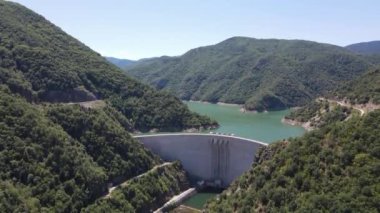 Bulgaristan 'ın Smolyan Bölgesi, Tsankov kamak Barajı' nın hava manzarası