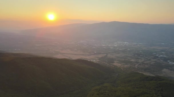 Pemandangan Matahari Terbenam Dari Gunung Belasitsa Dekat Kota Petrich Bulgaria — Stok Video