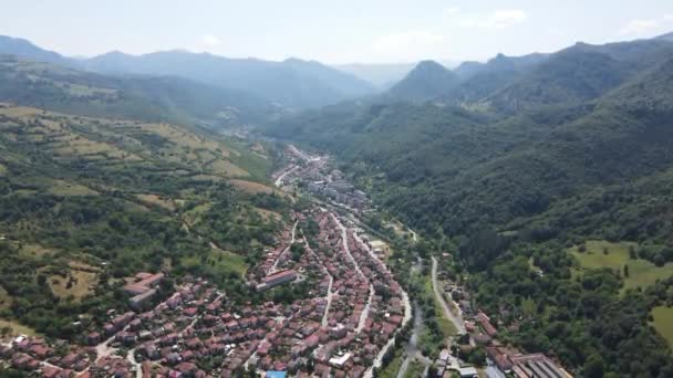 Flygfoto Över Staden Teteven Balkan Berg Lovech Region Bulgarien — Stockvideo