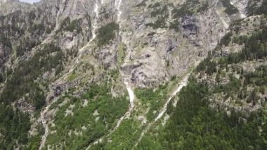 Kirilova Polyana (Cyril çayırı), Kyustendil bölgesi, Bulgaristan yakınlarındaki Rila Dağı 'nın havadan görüntüsü