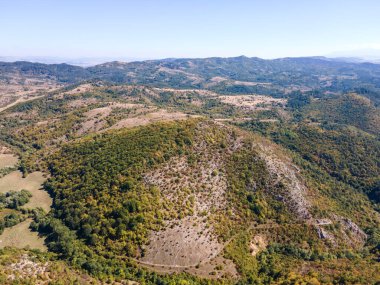 Bulgaristan 'ın Pernik Bölgesi, Tran Matterhorn olarak bilinen Greben Dağı' ndaki Dragovski kamak Tepesinin İnanılmaz Sonbahar Manzarası
