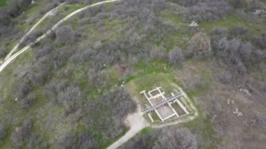 Bulgaristan 'ın Haskovo Bölgesi' nin Kasnakovo kasabası yakınlarındaki Afrodit Perilerinin antik Trakya Sığınağı