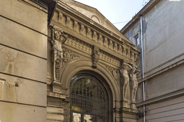 BUCHAREST, ROMANIA - 16 AĞUSTOS 2021: Romanya 'nın Bükreş kentinin şehir merkezinde (eski kasaba) tipik cadde ve durgunluk