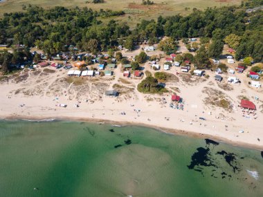 Bulgaristan 'ın Burgaz Bölgesi' ndeki Kiten kasabasının Güney Sahili 'nin şaşırtıcı hava manzarası