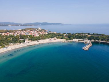 Bulgaristan 'ın Burgaz Bölgesi' ndeki Kiten kasabasının Güney Sahili 'nin şaşırtıcı hava manzarası