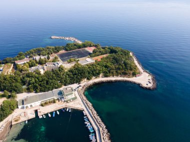 Bulgaristan 'ın Burgaz Bölgesi' ndeki Kiten kasabasının Güney Sahili 'nin şaşırtıcı hava manzarası