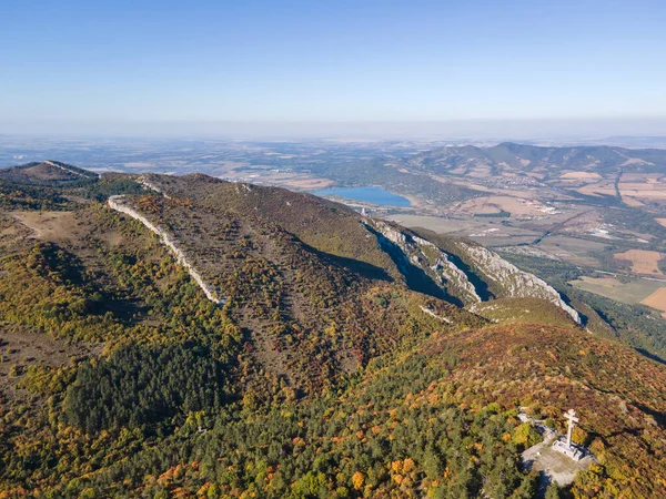 Increíble Paisaje Aéreo Otoño Las Montañas Los Balcanes Cerca Ciudad — Foto de Stock