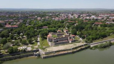 Bulgaristan 'ın Vidin kentindeki Tuna Nehri kıyısındaki Baba Vida Kalesi' nin hava manzarası
