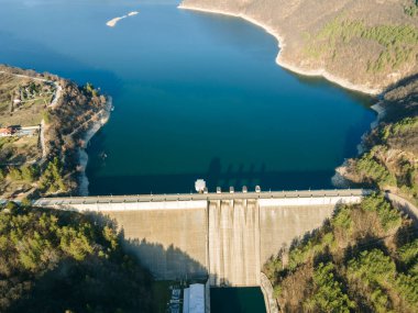 Topolnitsa Barajı 'nın hava manzarası, Sredna Gora Dağı, Bulgaristan