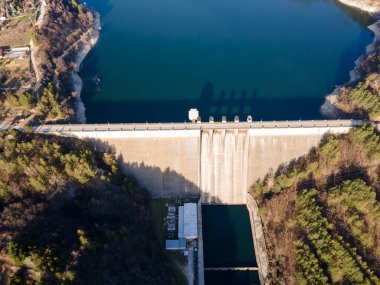 Topolnitsa Barajı 'nın hava manzarası, Sredna Gora Dağı, Bulgaristan