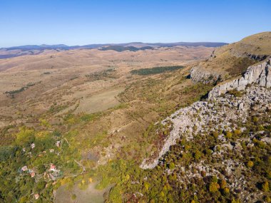 Bulgaristan 'ın Ponor Dağı, Balkan Dağları' ndaki Kaya oluşum Stolo 'sunun hava manzarası