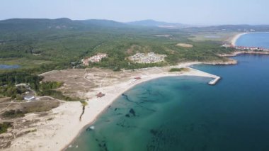 Bulgaristan 'ın Burgaz Bölgesi, Arkutino plajının şaşırtıcı hava manzarası 