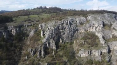 Iskar Nehri ve Boğazı 'ndaki Lakatnik Kayaları' nın hava manzarası, Balkan Dağları, Bulgaristan