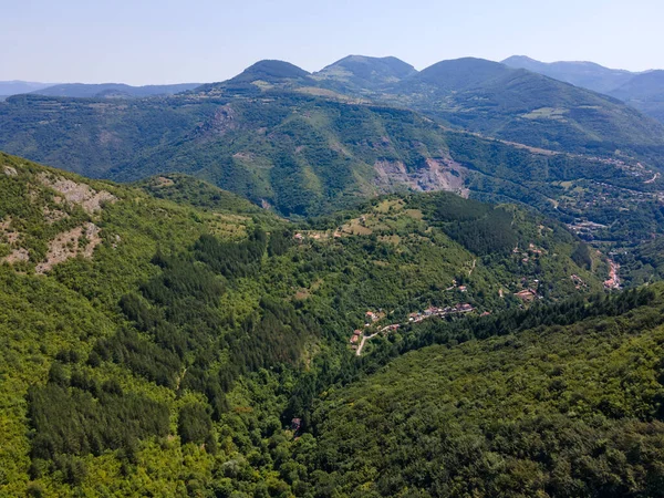 Vista Aérea Incrível Montanha Stara Planina Perto Aldeia Zasele Bulgária — Fotografia de Stock