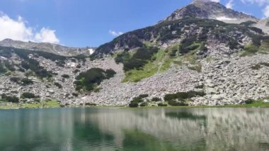 Muhteşem Muratovo Gölü Yaz Manzarası, Pirin Dağı, Bulgaristan