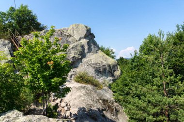 Belintash, Bulgaristan 'ın Rodop Dağları' ndaki tanrı Sabazios 'a adanmıştır.