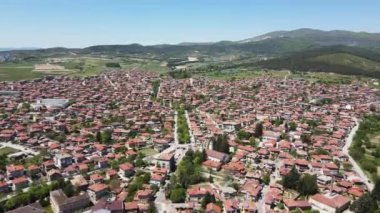 Bulgaristan 'ın Pazardzhik bölgesinin tarihi Panagyurishte kasabasının hava manzarası