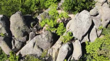 Bulgaristan 'ın Pazardzhik Bölgesi' nin Strelcha kasabası yakınlarındaki antik Trakya Sığınak Skumsale hava manzarası