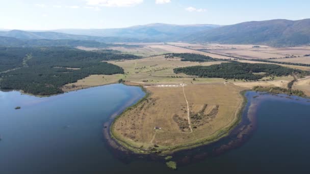 Vista Aérea Del Embalse Yarlovtsi Región Pernik Bulgaria — Vídeos de Stock