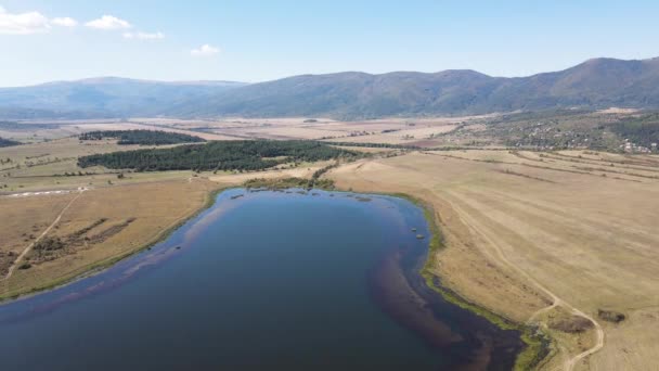Flygfoto Över Yarlovtsi Reservoir Pernikregionen Bulgarien — Stockvideo