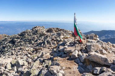 Bulgaristan 'ın Pirin Dağı' ndaki Polezhan zirvesinin muhteşem manzarası
