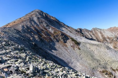 Bulgaristan 'ın Pirin Dağı' ndaki Polezhan zirvesinin muhteşem manzarası
