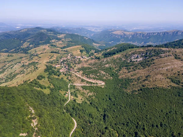 Vista Aérea Montaña Balcánica Cerca Ciudad Teteven Región Lovech Bulgaria —  Fotos de Stock