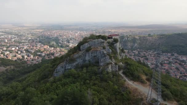 Flygfoto Över Saint Demetrius Thessaloniki Kyrka Nära Asenovgrad Plovdiv Region — Stockvideo