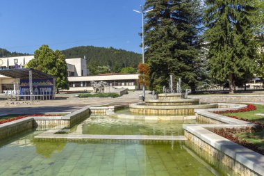 TROYAN, BULGARIA - 31 AĞUSTOS 2021: Bulgaristan 'ın Troyan, Lovech bölgesinin panoramik görünümü
