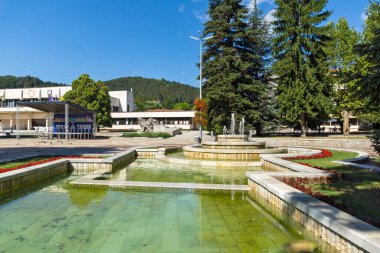 TROYAN, BULGARIA - 31 AĞUSTOS 2021: Bulgaristan 'ın Troyan, Lovech bölgesinin panoramik görünümü